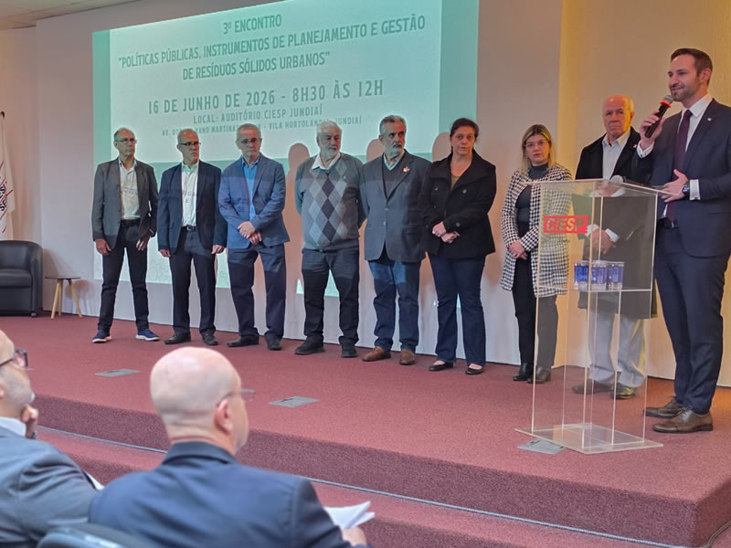 Público acompanhando o encontro no Auditório do CIESP Jundiaí